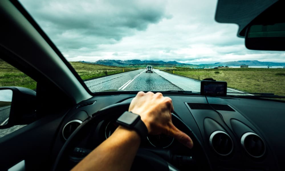 Las ventas de autos nuevos en México van a la baja (Foto: Tim Foster, Unsplash)