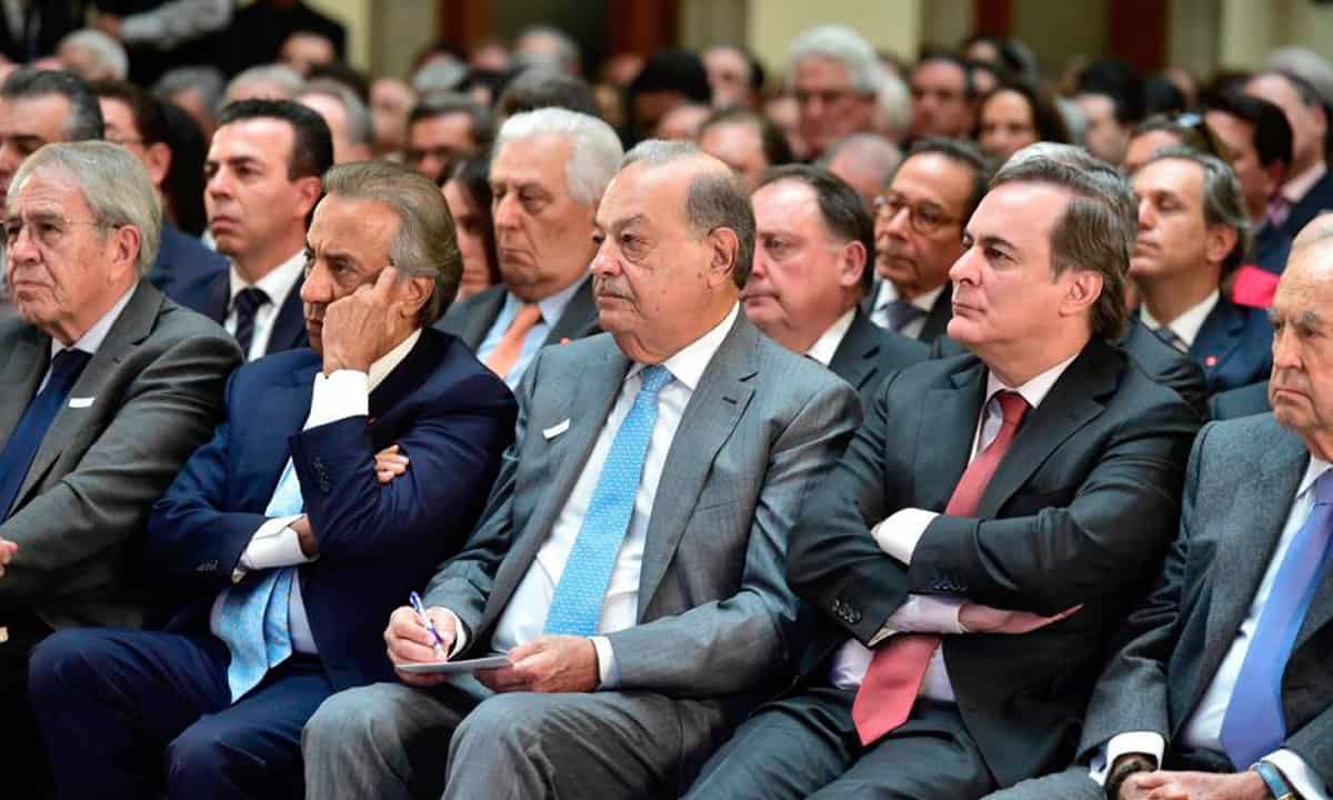 Carlos Slim, en primera fila durante un discurso de AMLO. (Foto: Cortesía Presidencia)