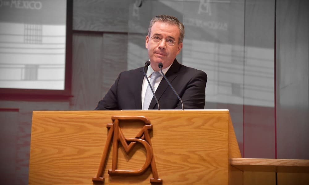 Alejandro Díaz de León, gobernador de Banxico (Foto: Flickr Banxico)