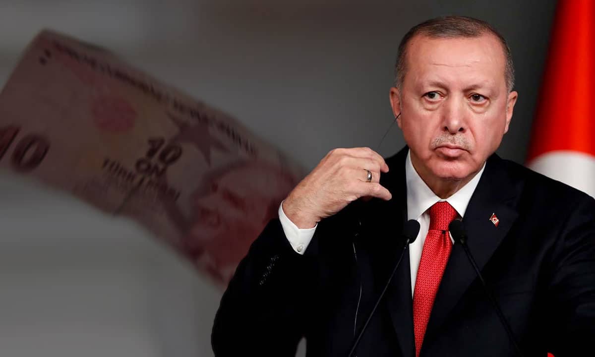 Lira turca es arrastrada por políticas de Erdogan