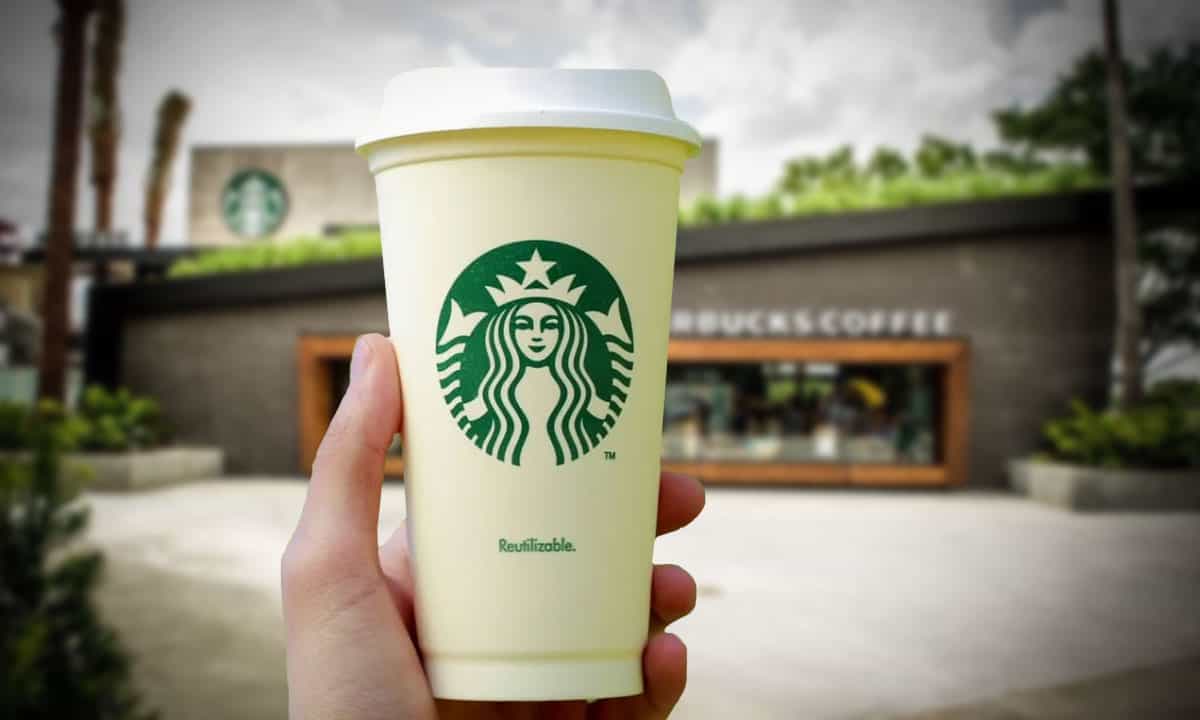 Starbucks descarta subir precios en lo que resta de 2022