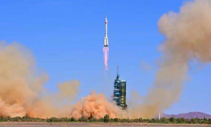 China lanza misión Shenzhou-16 a estación espacial 